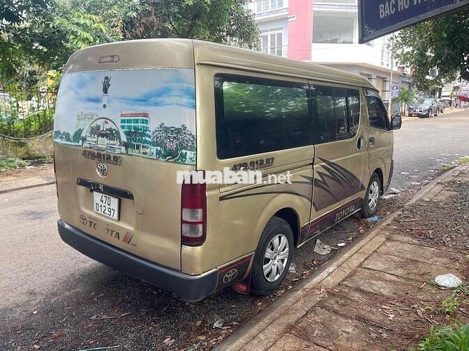 Toyota Hiace 2006 van 3 chổ máy dầu