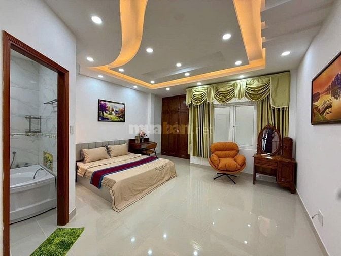 Bán nhà biệt thự 98,5m2 giá 10tỷ150tr nằm ở Nguyễn Tư Giản P.12 Gò Vấp