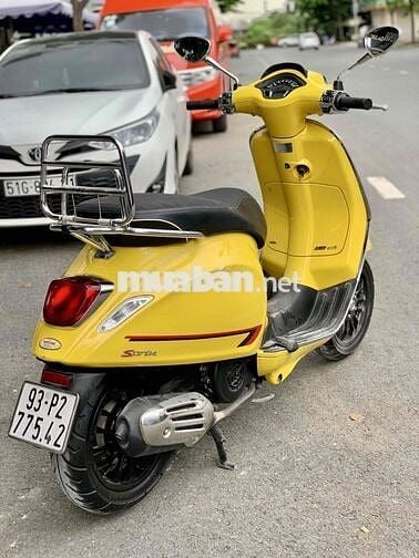Vespa Sprint vàng 2021 dáng đẹp xe chuẩn chính chủ