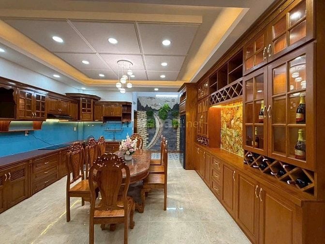 Bán nhà biệt thự 98,5m2 giá 10tỷ150tr nằm ở Nguyễn Tư Giản P.12 Gò Vấp