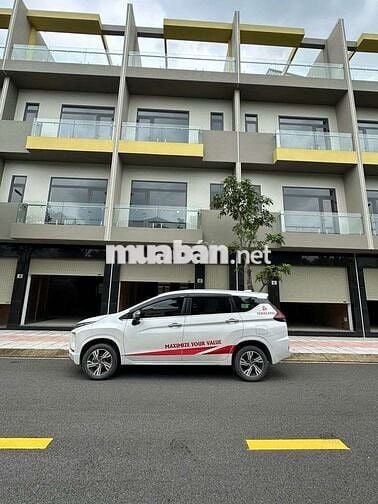 Bán Nhà Phố Liền Kề 1 trệt 3 lầu