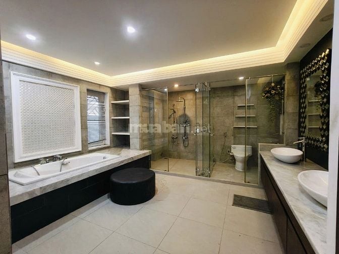 Cho thuê Villa Trung tâm quận 3 - Đường Lý Chính Thắng