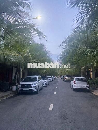 Chính chủ bán căn nhà DT đất 60m2, DTSD 120m2, nhà hướng ĐN, BV 24/24.