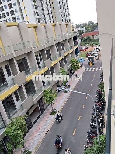 Bán Nhà Phố Liền Kề 1 trệt 3 lầu