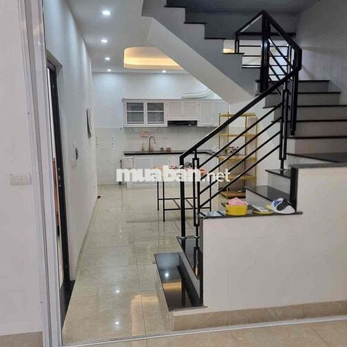 Dưới 40tr/m2 có nhà đẹp Định Công Hạ-Oto 20m-85m; C4; MT6m; Thang chờ