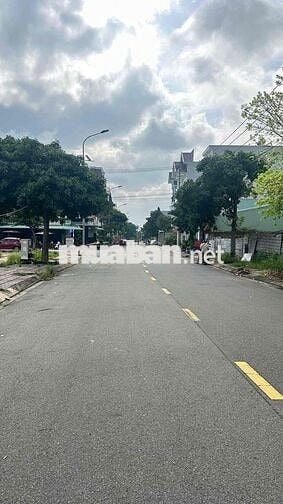 bán 2 lô đấy vị trí vip đường D1 trục chính kdc phúc đạt