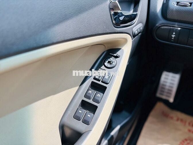 Kia Cerato 2018 1.6 AT - 49000 km