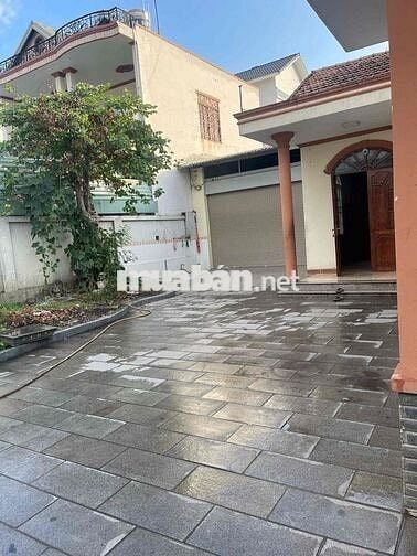 Cho thuê nhà nguyên căn hẻm xe tải