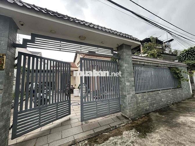 Cho thuê nhà nguyên căn hẻm xe tải