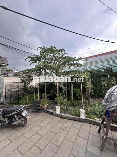 Cho thuê nhà nguyên căn hẻm xe tải