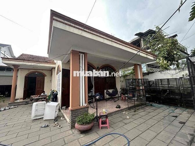 Cho thuê nhà nguyên căn hẻm xe tải