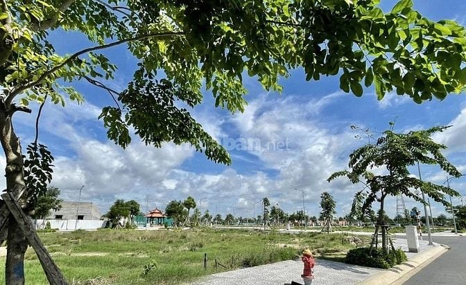 Bán đất Long Thành - Sát SBQTLT -Đường Phùng Hưng 45m -Giá chỉ 13tr/m2