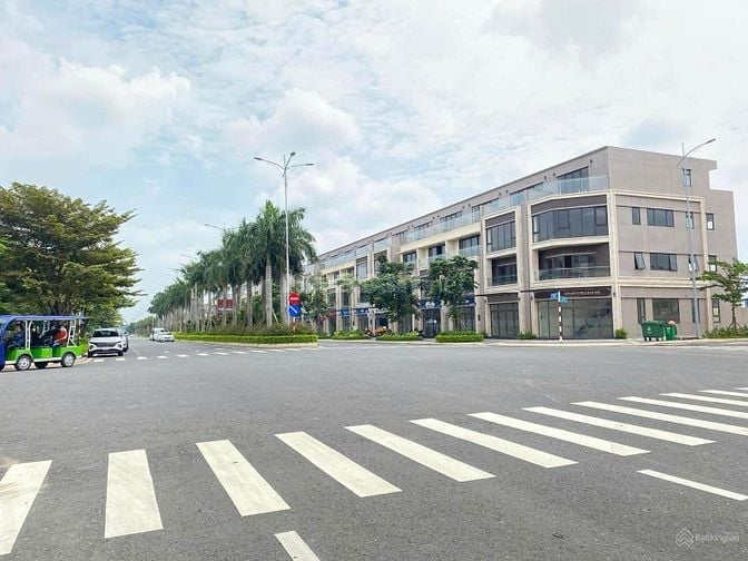 Bán đất Long Thành - Sát SBQTLT -Đường Phùng Hưng 45m -Giá chỉ 13tr/m2