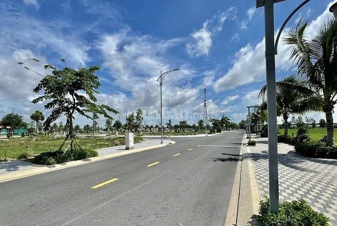 Bán đất Long Thành - Sát SBQTLT -Đường Phùng Hưng 45m -Giá chỉ 13tr/m2