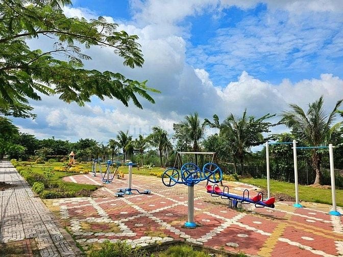 Bán đất Long Thành - Sát SBQTLT -Đường Phùng Hưng 45m -Giá chỉ 13tr/m2