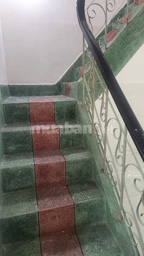 Cho thuê nhà nguyên căn, mới sơn sửa