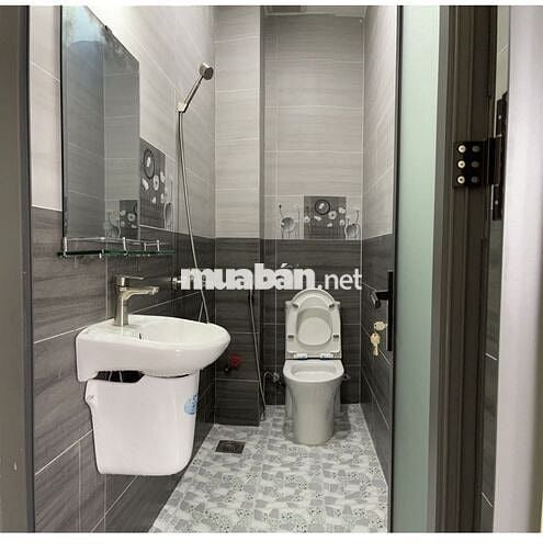 Cho Thuê Nhà 1 trệt 1 lửng 2 lầu sân thượng DT 70m2.