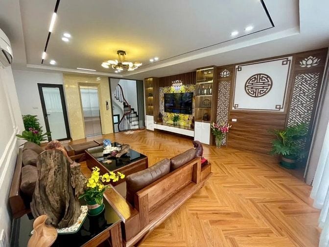 Bán nhà Ngọc Lâm 35m2 x 6 tầng Thang máy Full Nội Thất .Giá 12,6 Tỷ