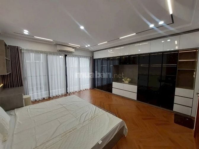 Bán nhà Ngọc Lâm 35m2 x 6 tầng Thang máy Full Nội Thất .Giá 12,6 Tỷ