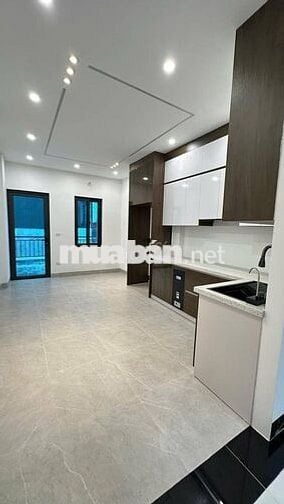 PHỐ NGUYỄN VĂN HUYÊN - THANG MÁY - 2 MẶT TIỀN - Ô TÔ ĐỖ CỬA - NGÕ RỘNG