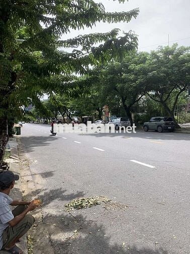 Bán lô đất đẹp mặt tiền đường Hồ Hán Thuong đường lớn khu vực sầm uất