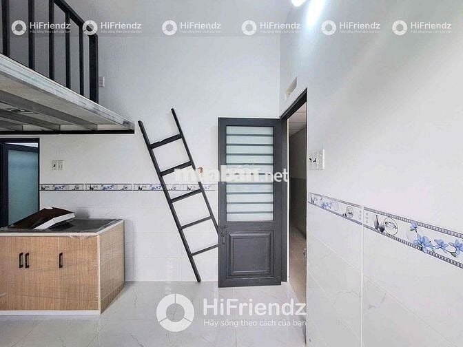 CĂN HỘ BAN Công Sẵn Máy Lạnh - Ngay Đầu Văn Cao - Giáp 4 Xã - Ở liền