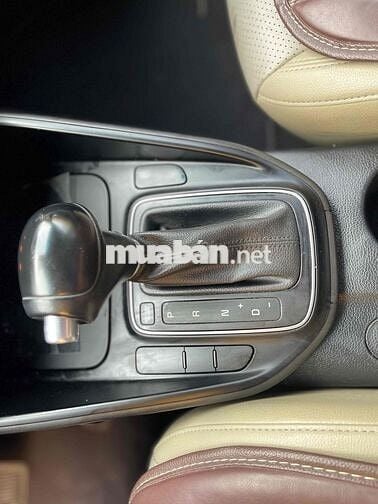 Kia Rondo 2022 - 7 Chỗ Giá Rẻ