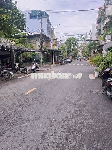 Giảm chào nhà đẹp mặt tiền Lê Niệm