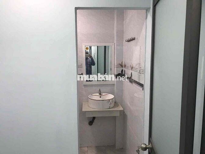 Nhà 4 tần khu vực sầm uất Phu Nhuận