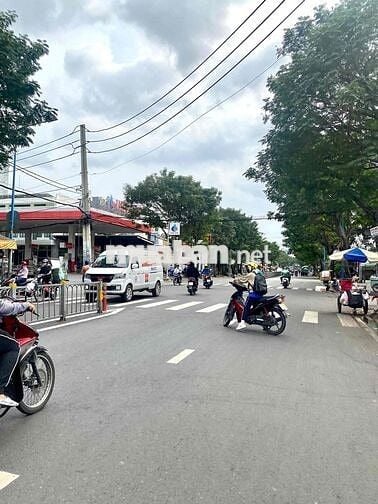 Nhà mặt tiền 80m2, đường Kênh Tân Hoá, 4 tầng, giáp quận 11, giá 15 tỷ