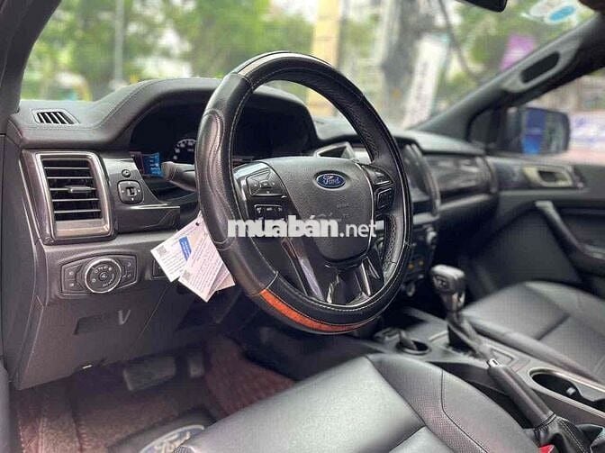 Ford Everest Titanium 4x2 2021 - 84000km