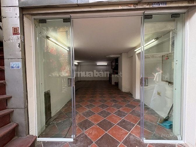 Cho thuê mặt bằng kinh doanh riêng biệt cạnh hồ Trúc Bạch