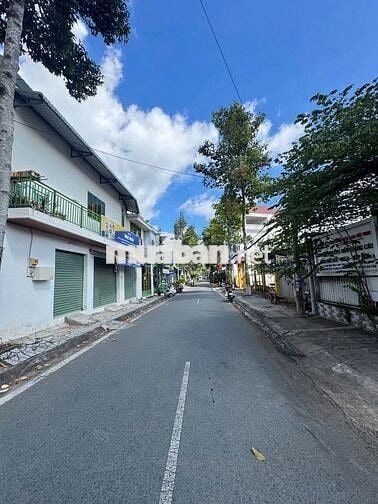 BÁN NHÀ MỚI ĐẸP - GIÁ RẺ - DIỆN TÍCH RẤT RỘNG