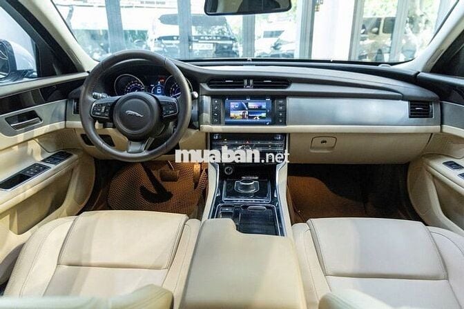 Jaguar XF Pure 2.0 AT 2017 - 1 Chủ Từ Đầu
