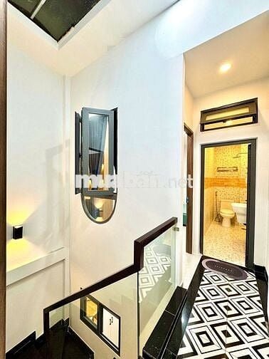 NHÀ ĐẸP HXH CÁCH MẶT TIỀN ĐƯỜNG 10M NGAY NHÀ BÁO TUỔI TRẺ