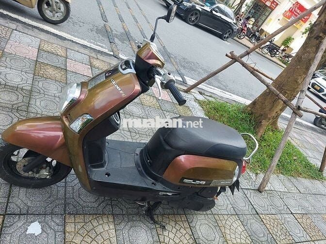 Yamaha Cuxi FI 125cc màu Nâu