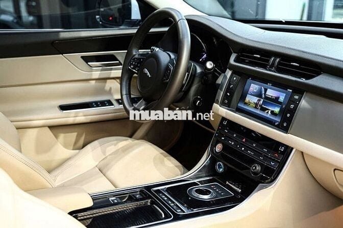 Jaguar XF Pure 2.0 AT 2017 - 1 Chủ Từ Đầu