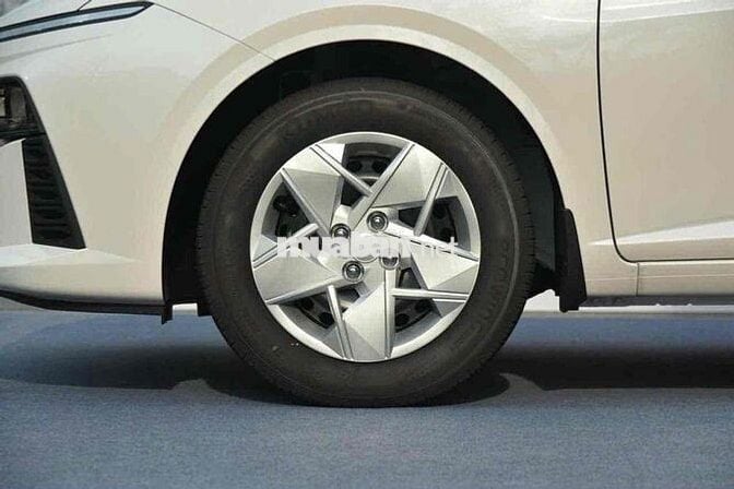 Accent 1.5 MT Số sàn - trả trước 79tr có xe