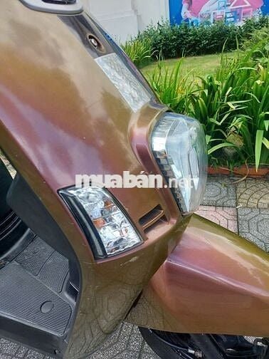 Yamaha Cuxi FI 125cc màu Nâu