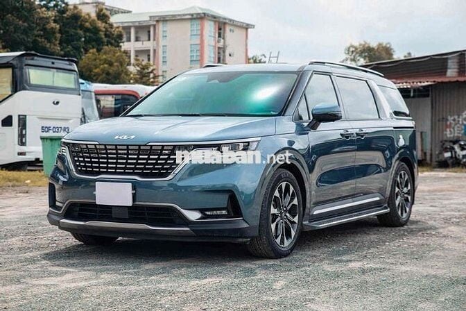 Kia Carnival Signature máy dầu bản full sx22 1 chủ