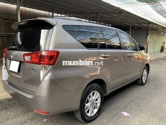Toyota Innova G 2019 số tự động màu xám