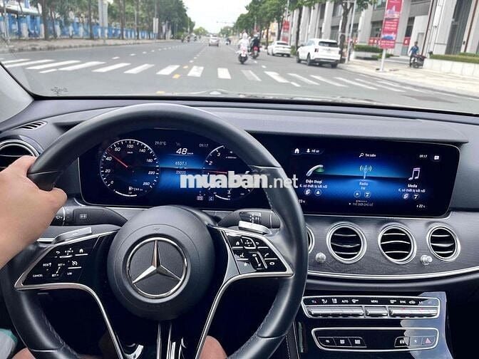 Mercedes Benz E Class 2021 E180 - 25000 km