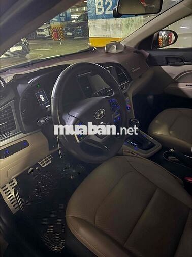 Hyundai Elantra 2018 2.0 AT - 60000 km