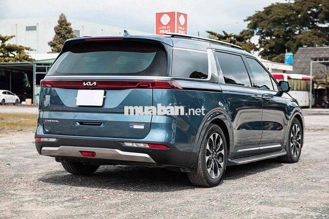 Kia Carnival Signature máy dầu bản full sx22 1 chủ