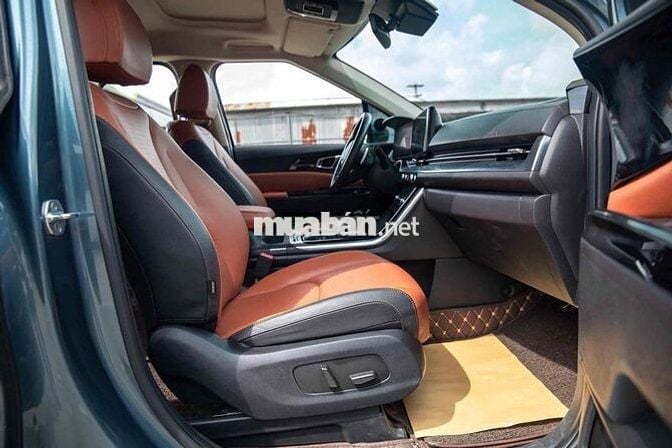 Kia Carnival Signature máy dầu bản full sx22 1 chủ