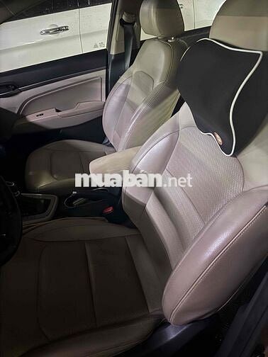 Hyundai Elantra 2018 2.0 AT - 60000 km
