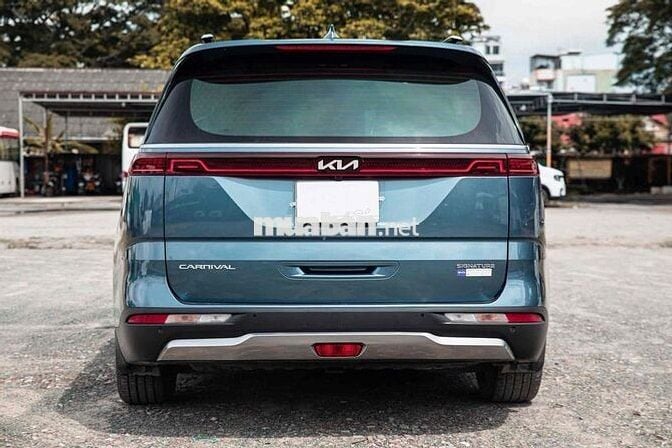 Kia Carnival Signature máy dầu bản full sx22 1 chủ