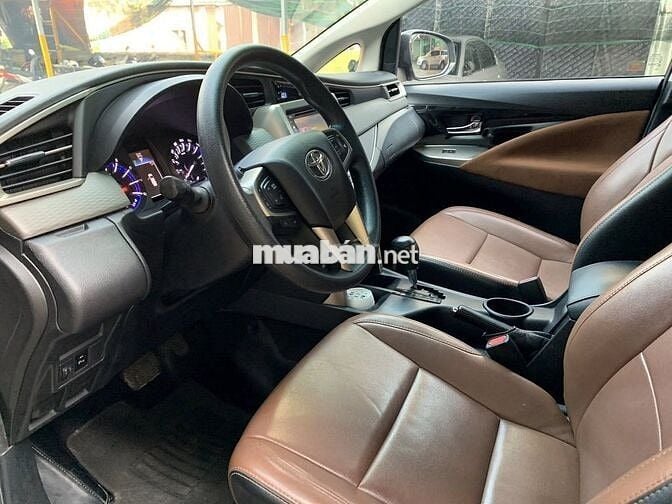 Toyota Innova G 2019 số tự động màu xám