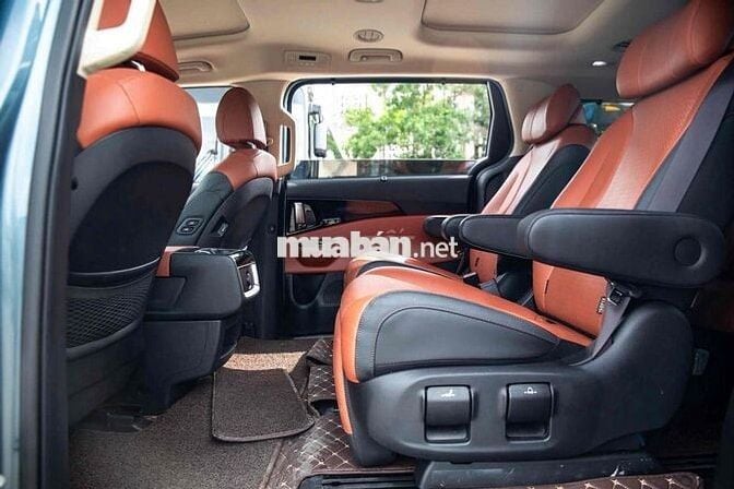 Kia Carnival Signature máy dầu bản full sx22 1 chủ