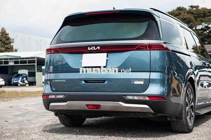 Kia Carnival Signature máy dầu bản full sx22 1 chủ